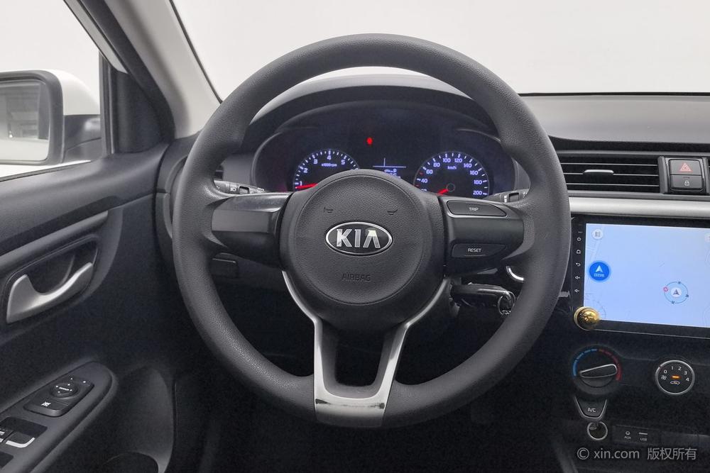 KIA K2 2017 модификация Тройная литиевая батарея кузов 1.4L MT GLS – фото 13