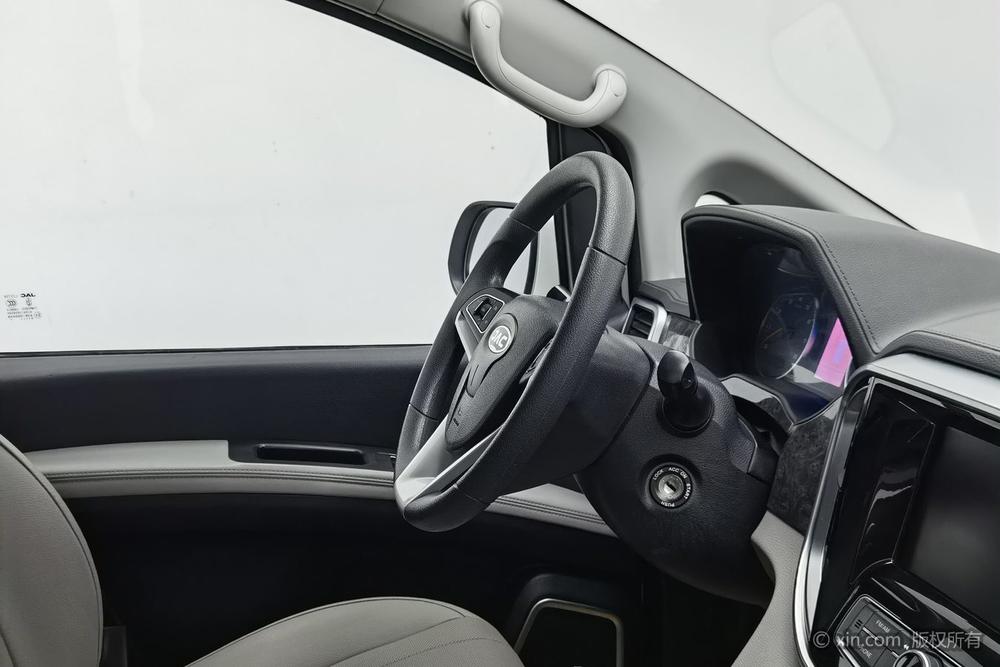 Ruifeng M4 2016 модификация 2.0L Manual Luxury Intelligent – фото 12