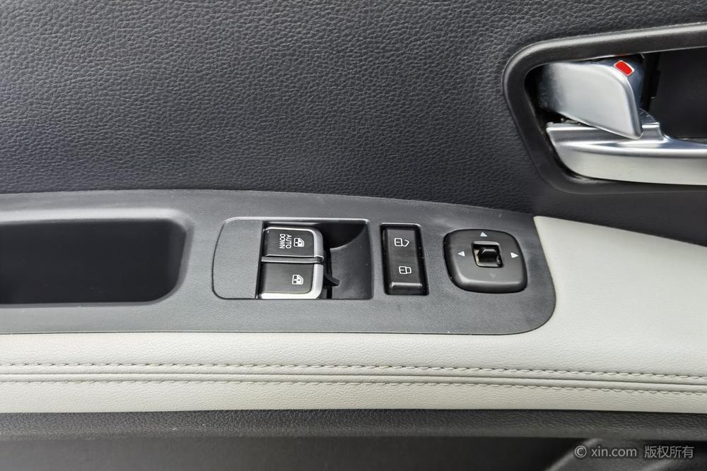 Ruifeng M4 2016 модификация 2.0L Manual Luxury Intelligent – фото 22