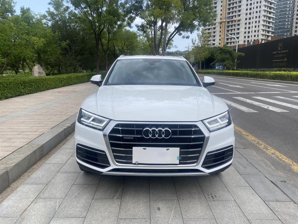 Audi Q5L Модель 2018 года 45 TFSI Exclusive Fuga тип Country VI – фото 2