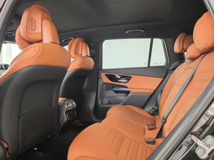 Mercedes-Benz GLC 2024 Model GLC 300 L 4MATIC Dynamic Model 5 seat – фото 9