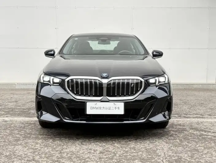 BMW i5 2025 Model eDrive35L M Sports Set – фото 2