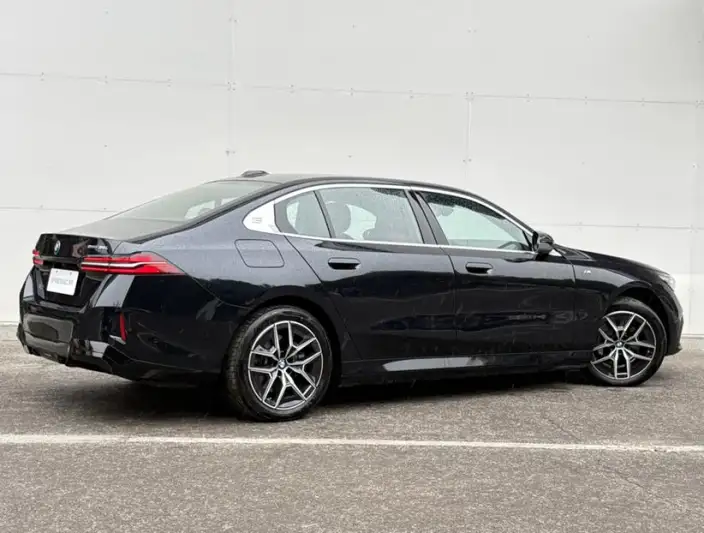 BMW i5 2025 Model eDrive35L M Sports Set – фото 5