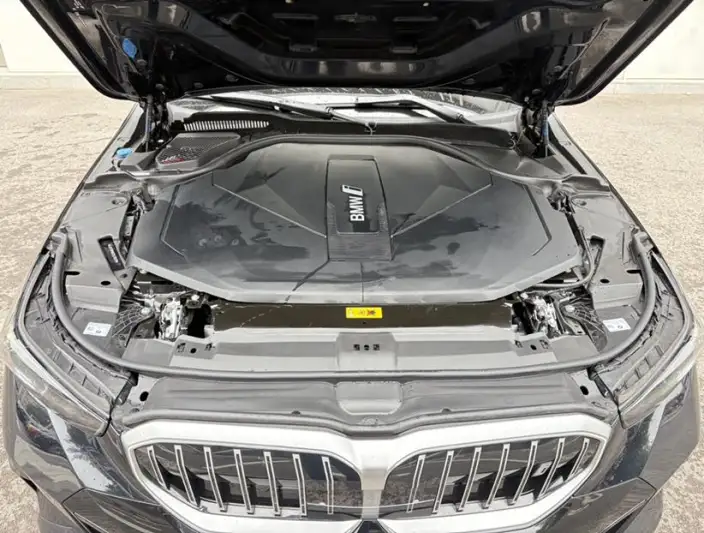 BMW i5 2025 Model eDrive35L M Sports Set – фото 7