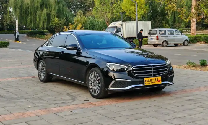 Mercedes-Benz E-Class 2023 Model E 300 L Fashion Model sedan – фото 3