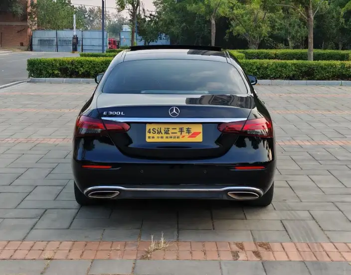 Mercedes-Benz E-Class 2023 Model E 300 L Fashion Model sedan – фото 5