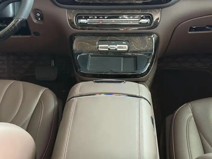 Viano 2024 Model 2.0T Elite Edition 7 seat – фото 6