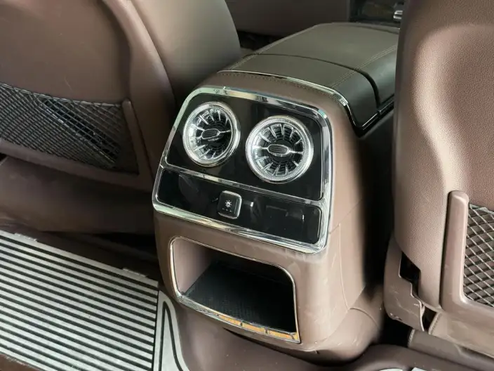Viano 2024 Model 2.0T Elite Edition 7 seat – фото 8