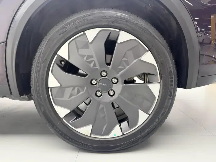 Lynk & Co 05 EM-P 2021 Model PHEV 1.5TD HALO – фото 9