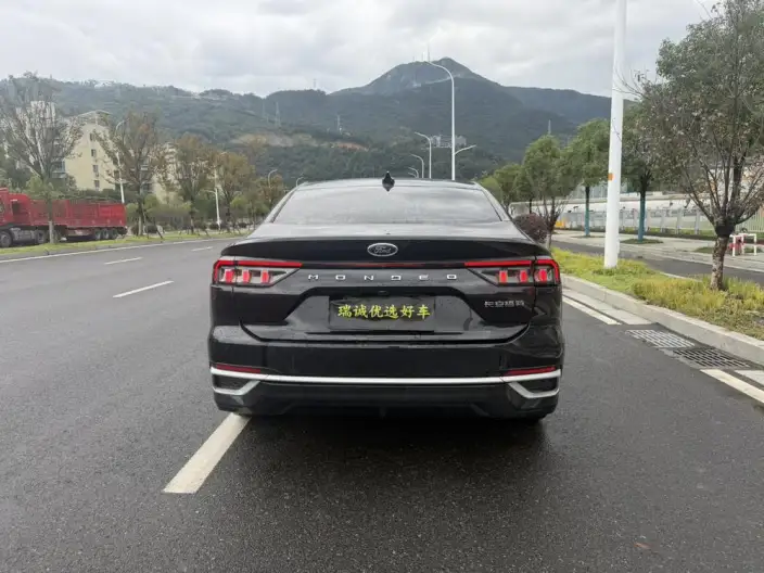 Ford Mondeo 2023 Model EcoBoost 245 Luxury Model – фото 6