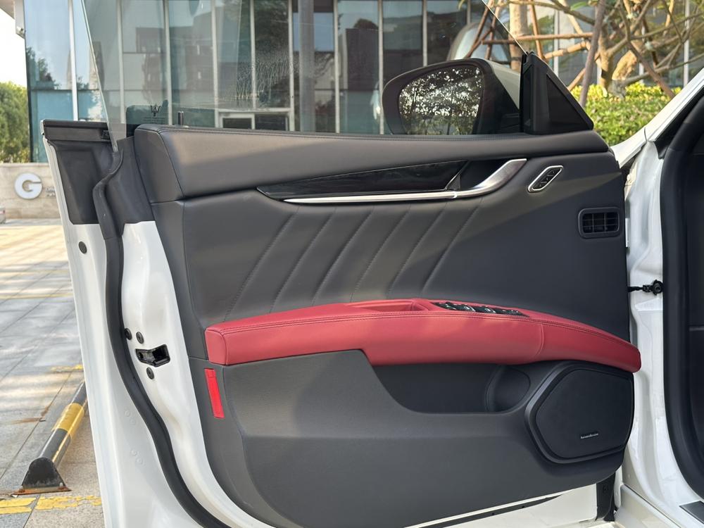 Ghibli 2023 3.0T Modena – фото 7