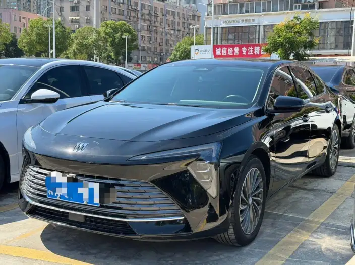 Buick LaCrosse 2023 Model 28T Automatic Yue Zun Edition – фото 1
