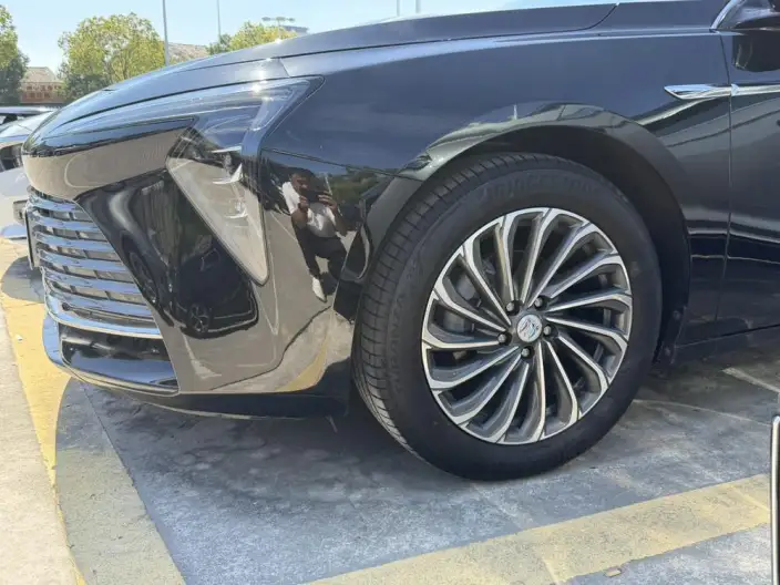 Buick LaCrosse 2023 Model 28T Automatic Yue Zun Edition – фото 4