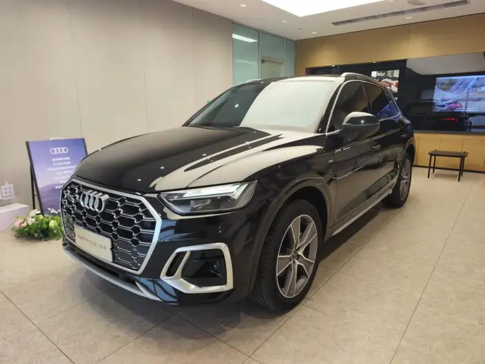 Audi Q5L 2022 Model 45T Luxury Dynamic Model – фото 1