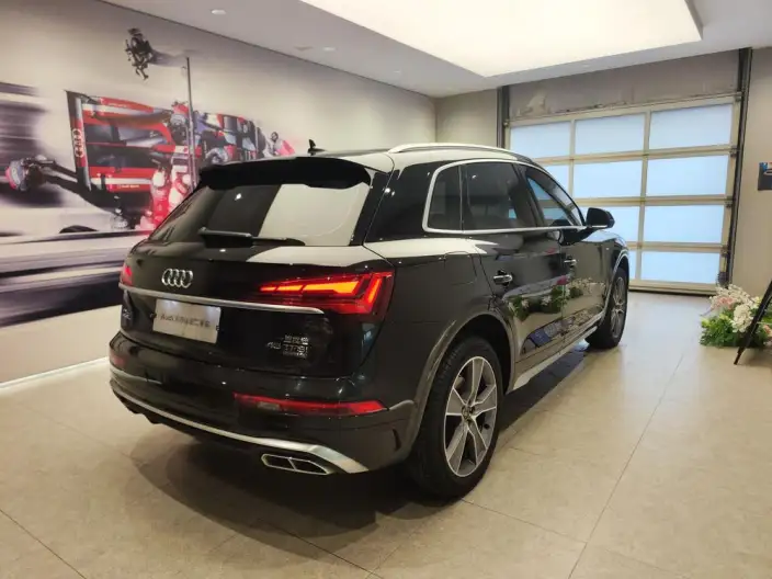 Audi Q5L 2022 Model 45T Luxury Dynamic Model – фото 4