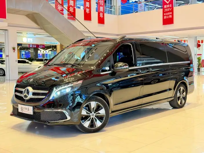 Mercedes-Benz V-Class 2022 Model V 260 L Long wheelbase Premium Edition – фото 1