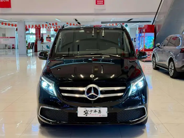 Mercedes-Benz V-Class 2022 Model V 260 L Long wheelbase Premium Edition – фото 2