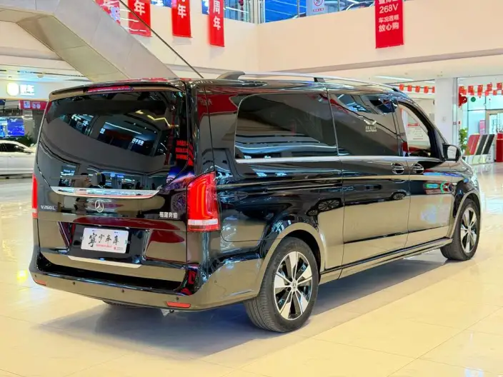 Mercedes-Benz V-Class 2022 Model V 260 L Long wheelbase Premium Edition – фото 4
