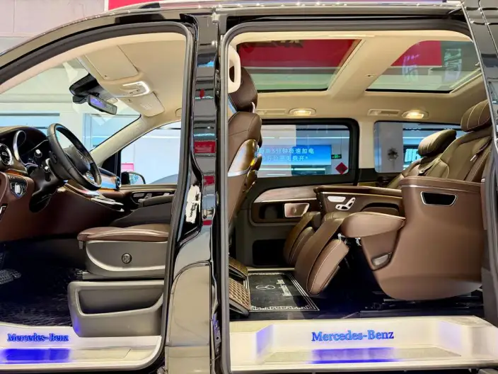 Mercedes-Benz V-Class 2022 Model V 260 L Long wheelbase Premium Edition – фото 9