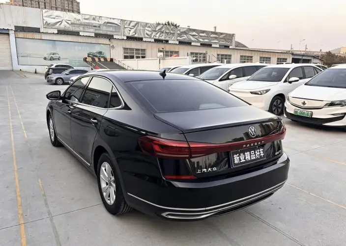 Volkswagen Passat 2022 Model 280TSI Business Edition – фото 4