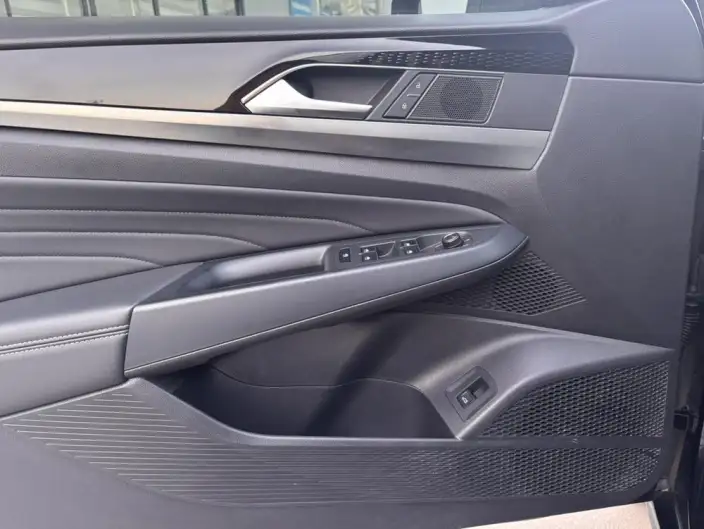 Volkswagen Passat 2022 Model 280TSI Business Edition – фото 8