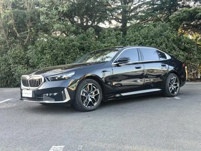 BMW i5 2024 Model eDrive35L Luxury Set – фото 1