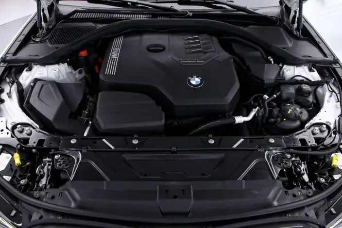 BMW 3 Series 2025 Model 330i M Sports Night Set – фото 5