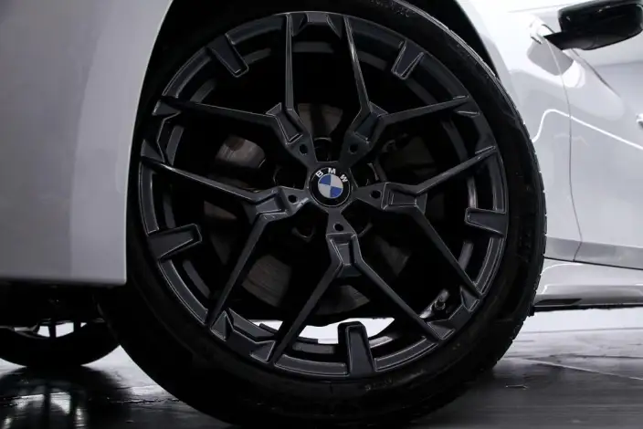 BMW 3 Series 2025 Model 330i M Sports Night Set – фото 7