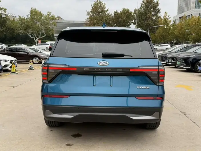 Ford Edge 2023 Model Ford Edge L 2.0T EcoBoost 2WD VII seat Luxury Model – фото 6