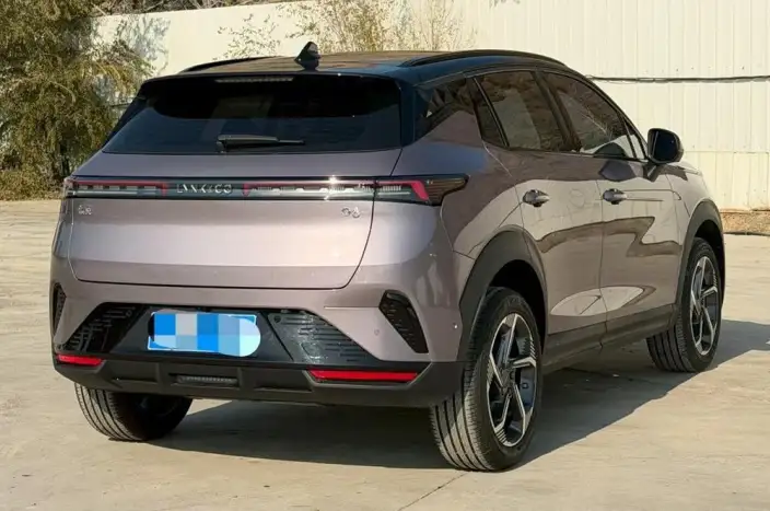 Lynk & Co 06 2026 Model Relive 1.5T Ultra – фото 6