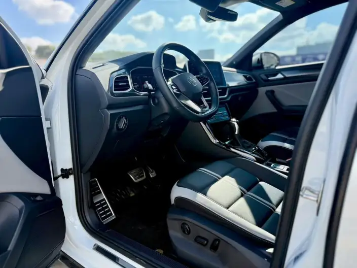 Volkswagen T-Roc 2023 Model 300TSI DSG Starlight Edition – фото 8