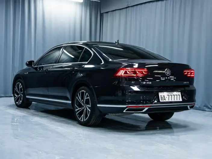 Volkswagen Magotan 2021 Model 330TSI DSG 30th Anniversary Memorial Edition – фото 4