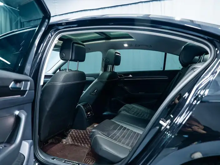 Volkswagen Magotan 2021 Model 330TSI DSG 30th Anniversary Memorial Edition – фото 9