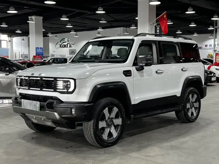 BAIC BJ40 Extended Range 2025 Model Standard Edition – фото 1