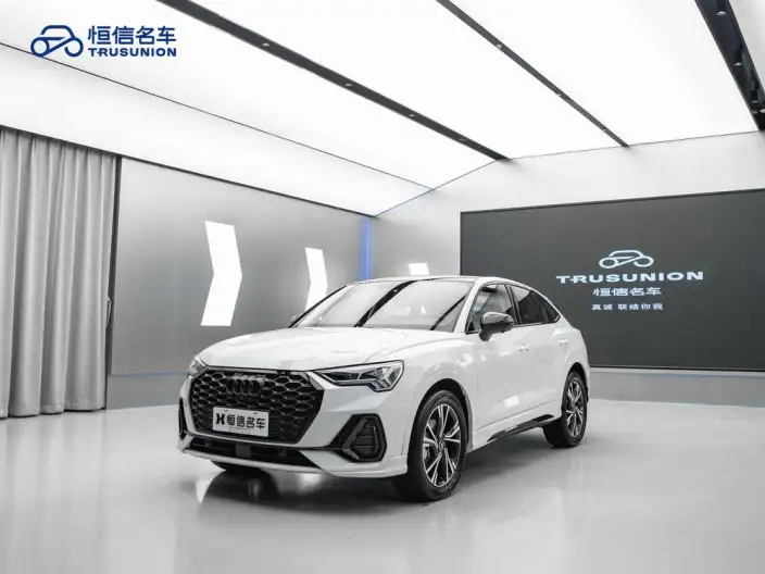 AUDI Q3 Sportback 2022 Model 40 TFSI Fashion Model – фото 1