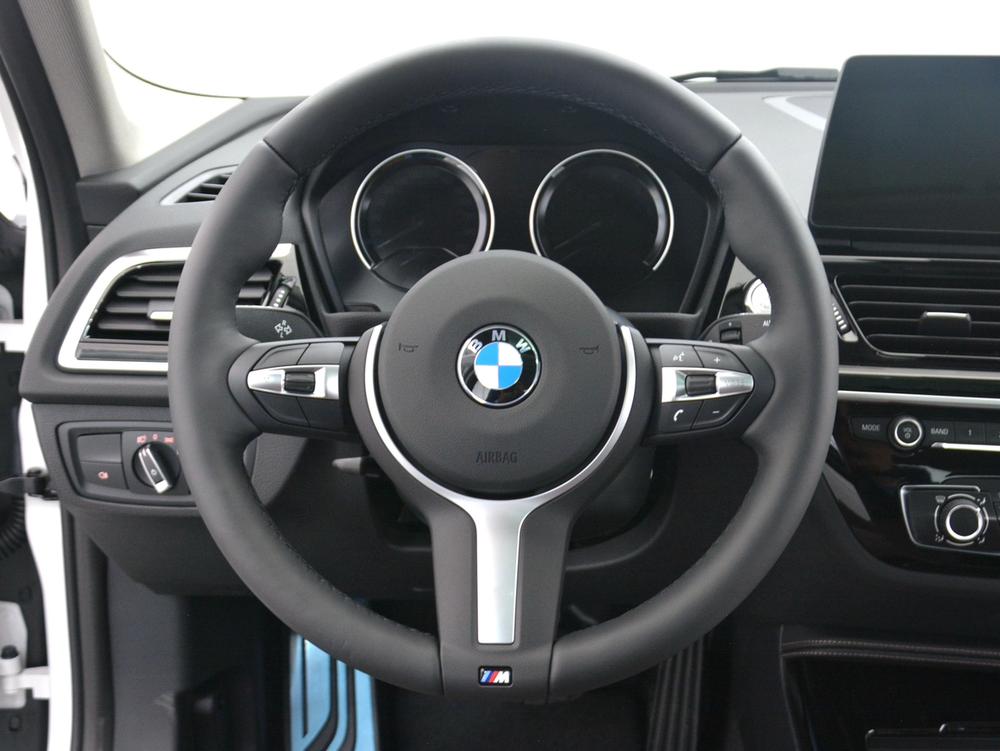 BMW 1 Series Модель 2021 года 120i M Sports Edition – фото 11