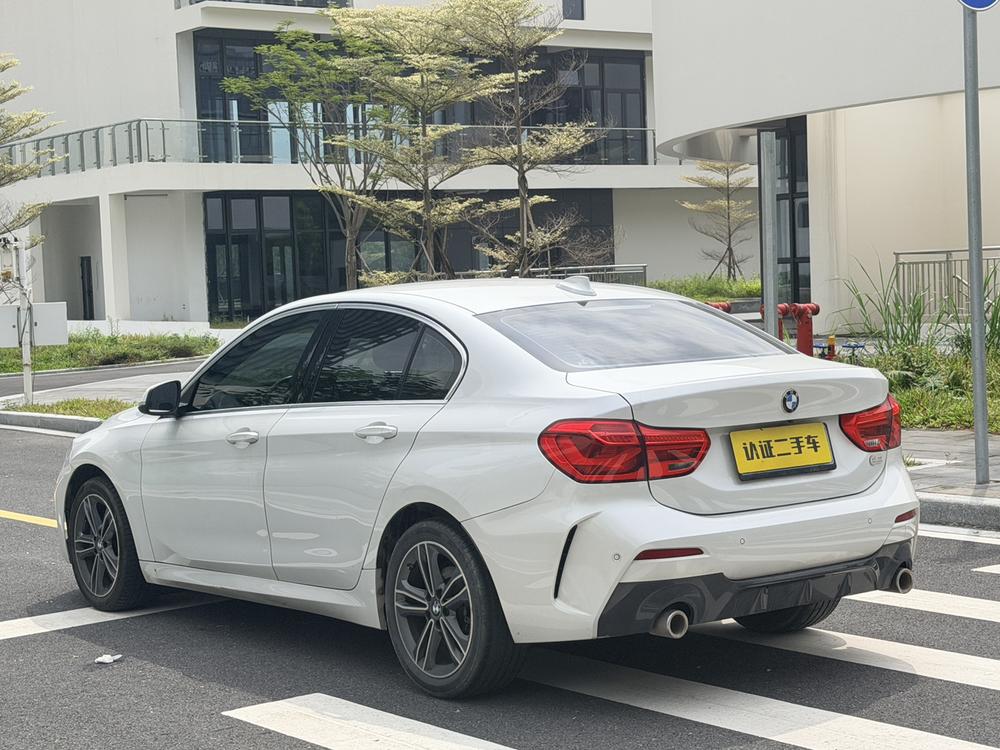 BMW 1 Series Модель 2020 года 120i Fashion – фото 4