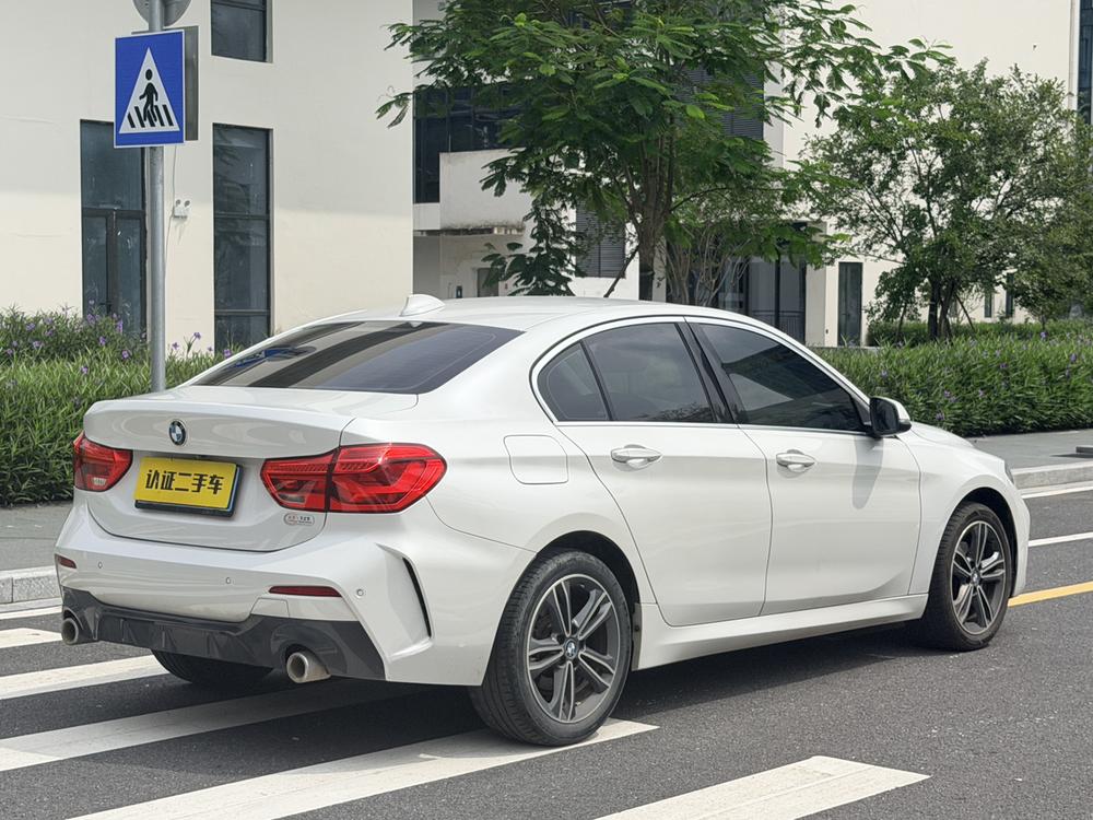 BMW 1 Series Модель 2020 года 120i Fashion – фото 6