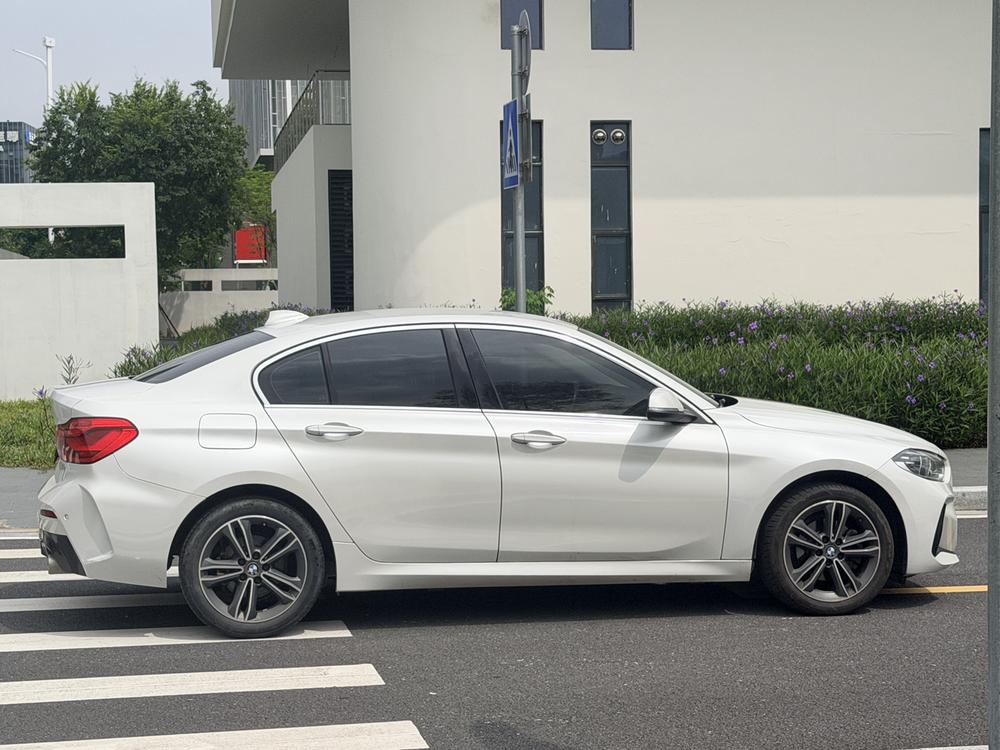 BMW 1 Series Модель 2020 года 120i Fashion – фото 7