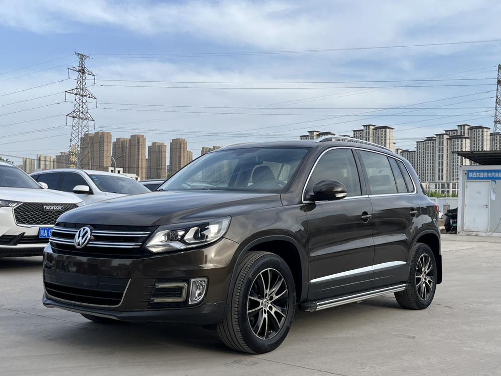 Volkswagen Tiguan 2015 1.8 TSI Automatic FWD Luxury – фото 1
