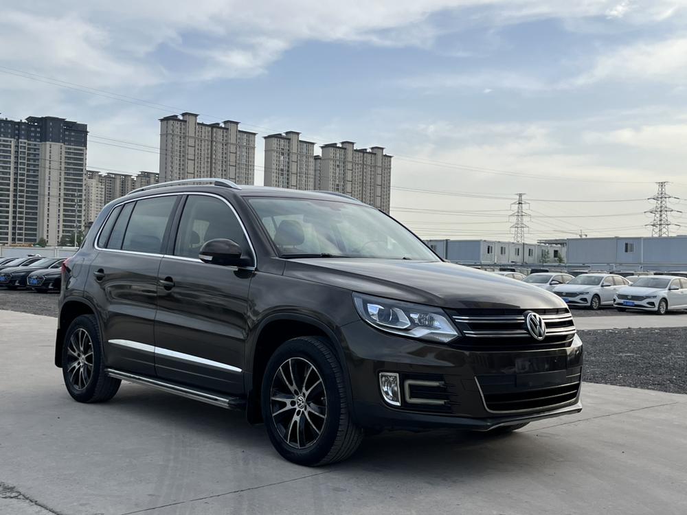 Volkswagen Tiguan 2015 1.8 TSI Automatic FWD Luxury – фото 3