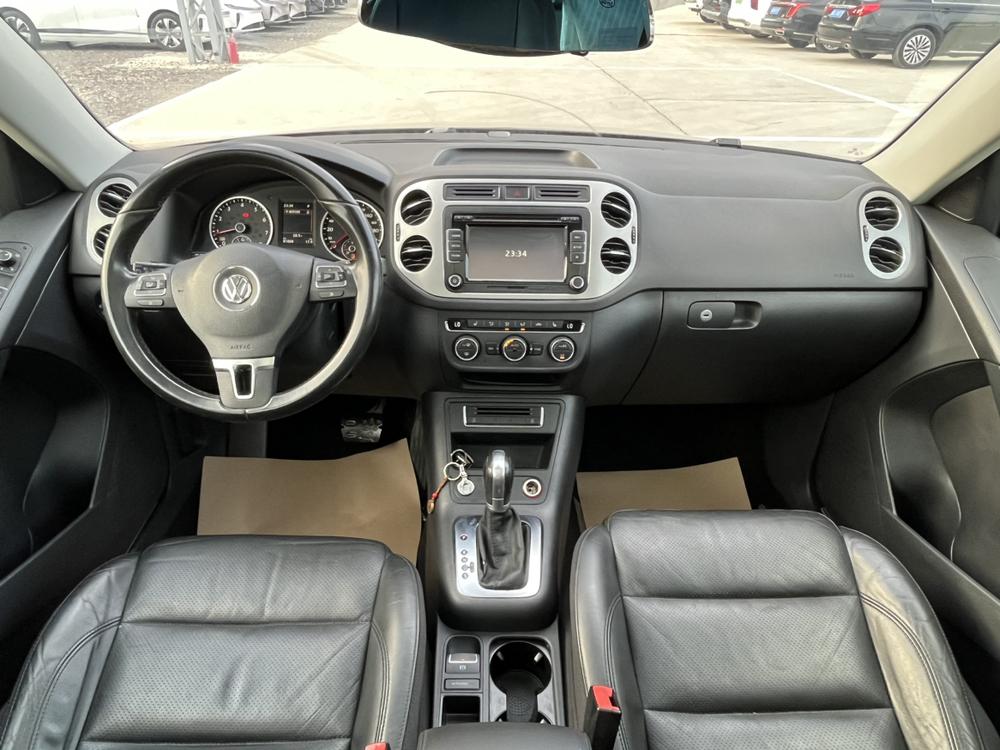 Volkswagen Tiguan 2015 1.8 TSI Automatic FWD Luxury – фото 12