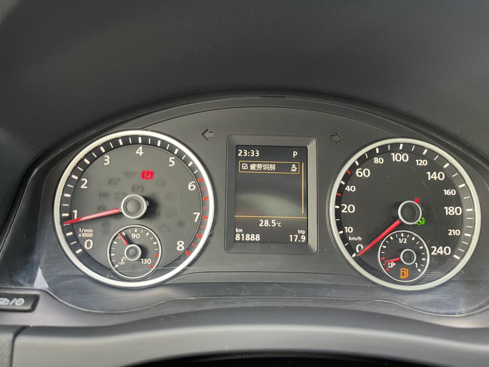 Volkswagen Tiguan 2015 1.8 TSI Automatic FWD Luxury – фото 13