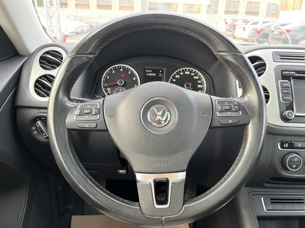 Volkswagen Tiguan 2015 1.8 TSI Automatic FWD Luxury – фото 14