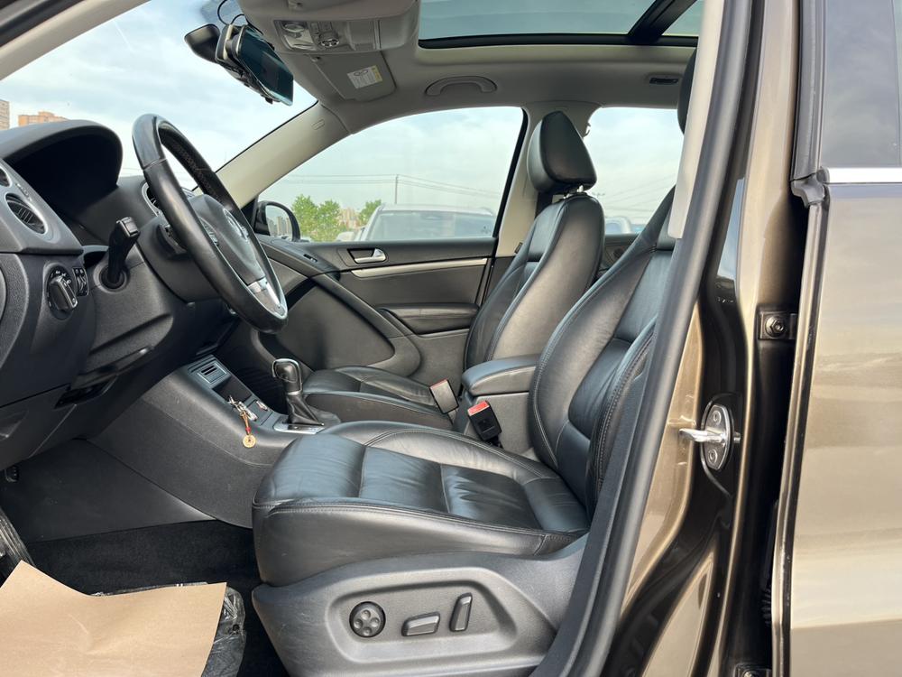 Volkswagen Tiguan 2015 1.8 TSI Automatic FWD Luxury – фото 16