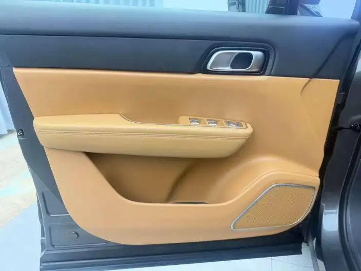 Li Auto ONE 2021 Model Extended Range 6 seat Edition – фото 10