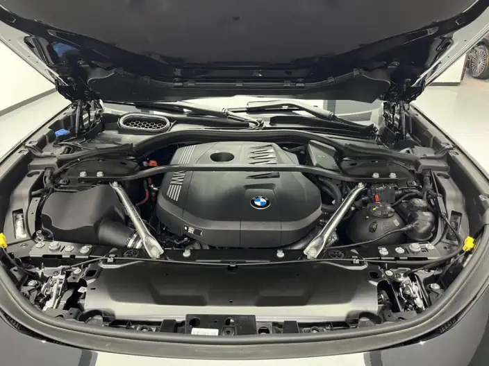 BMW 7 Series 2023 Model 735Li Luxury Set – фото 5