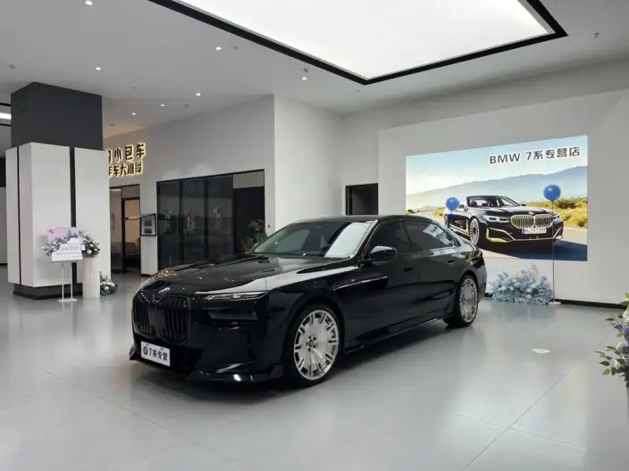 BMW 7 Series 2023 Model 735Li M Sports Set – фото 1