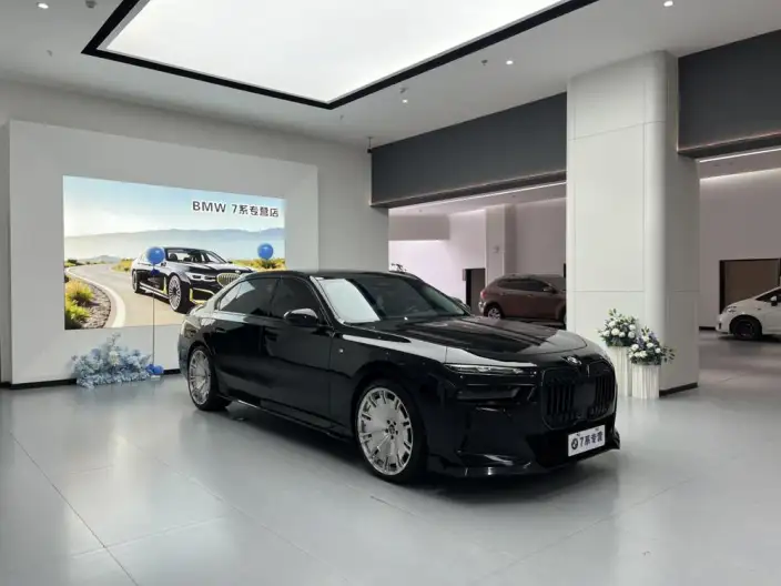 BMW 7 Series 2023 Model 735Li M Sports Set – фото 3