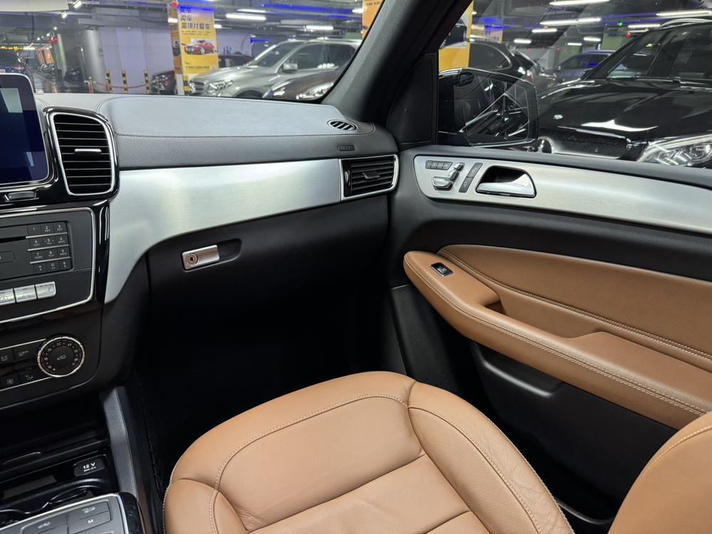Mercedes-Benz GLE AMG 2017 модификация AMG GLE 43 4MATIC – фото 19